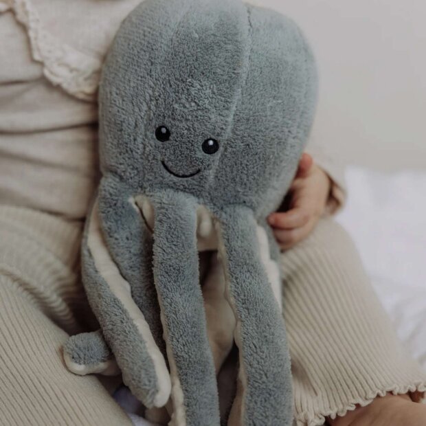 Herzschlag Kuscheltier Oktopus - Olly meeresgrau von Flow Amsterdam Wiederaufladbar