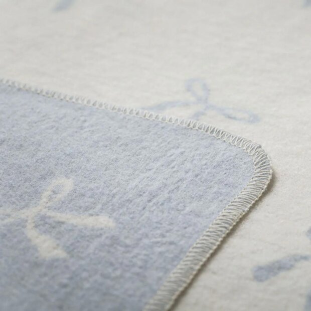 DF Babydecke - Schleifchen hellblau 70x90cm