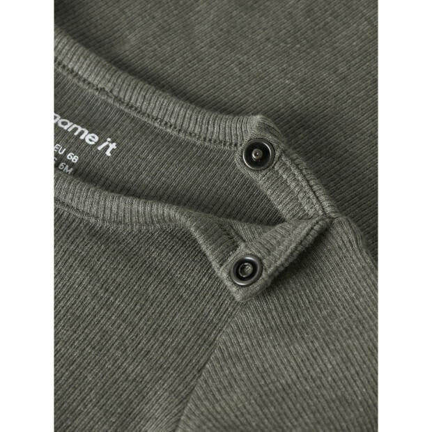name it Langarm Body Dusty Olive
