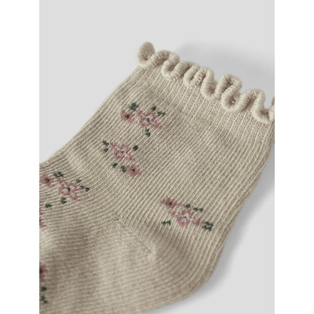 name it Socken Almond Milk