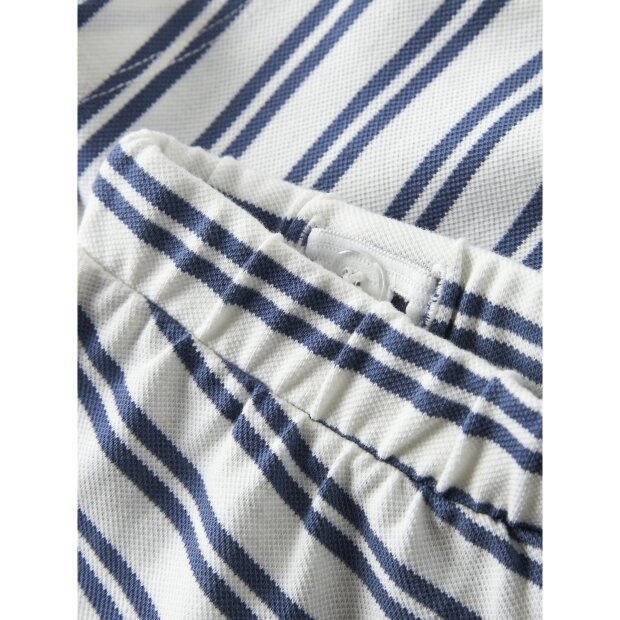 name it Shorts Cloud Dancer