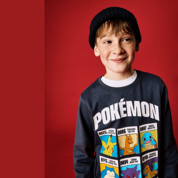 name it Pokémon Sweater - Ombre Blue