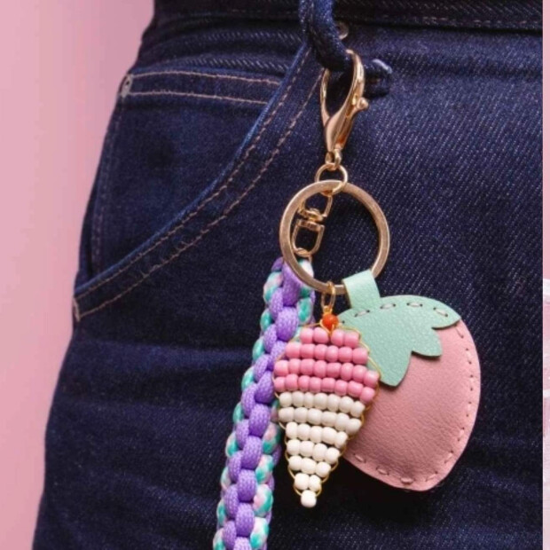 La Petite Épicerie DIY Set - Anhänger Erdbeermilch