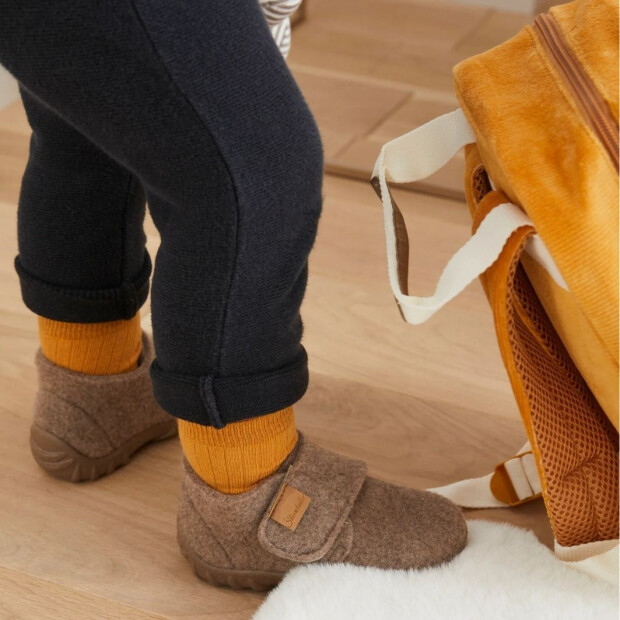 Sterntaler Hausschuh aus Wollfilz mit Klett - braun
