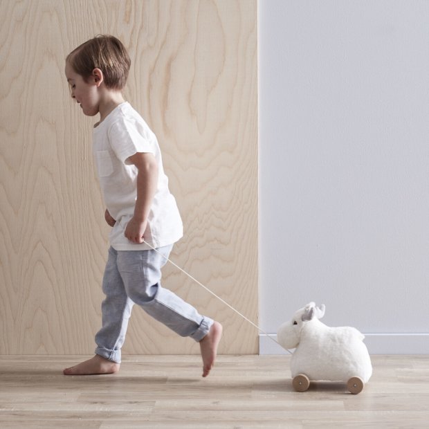 Holz & Plüsch Nachziehtier Elch Weiß Edvin von Kids Concept