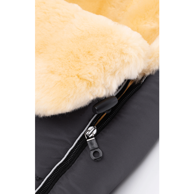 Christ AROSA Luxe Lammfell Fußsack schwarz