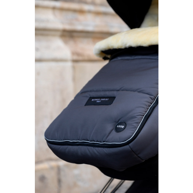 Christ AROSA Luxe Lammfell Fußsack schwarz