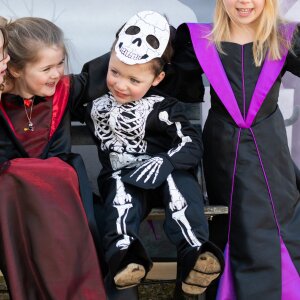Great Pretenders Leuchtend im Dunkeln Skelett 3-4 Jahre